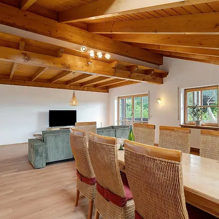 度假居 Felsenland Idyll